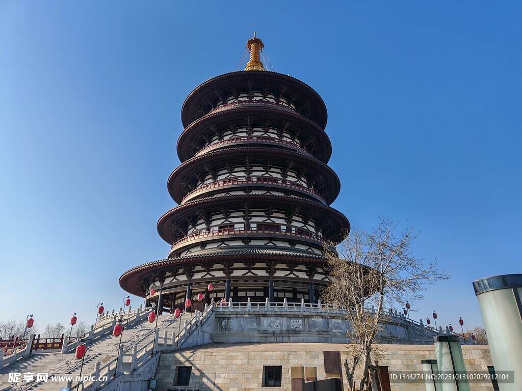 洛陽天堂明堂景區(qū)壯觀塔樓