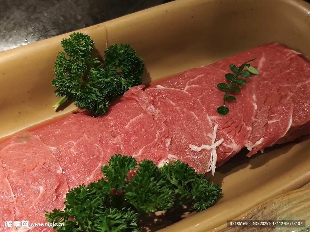 新鮮生牛肉切片火鍋食材