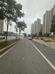 城市寬闊道路與林立高樓