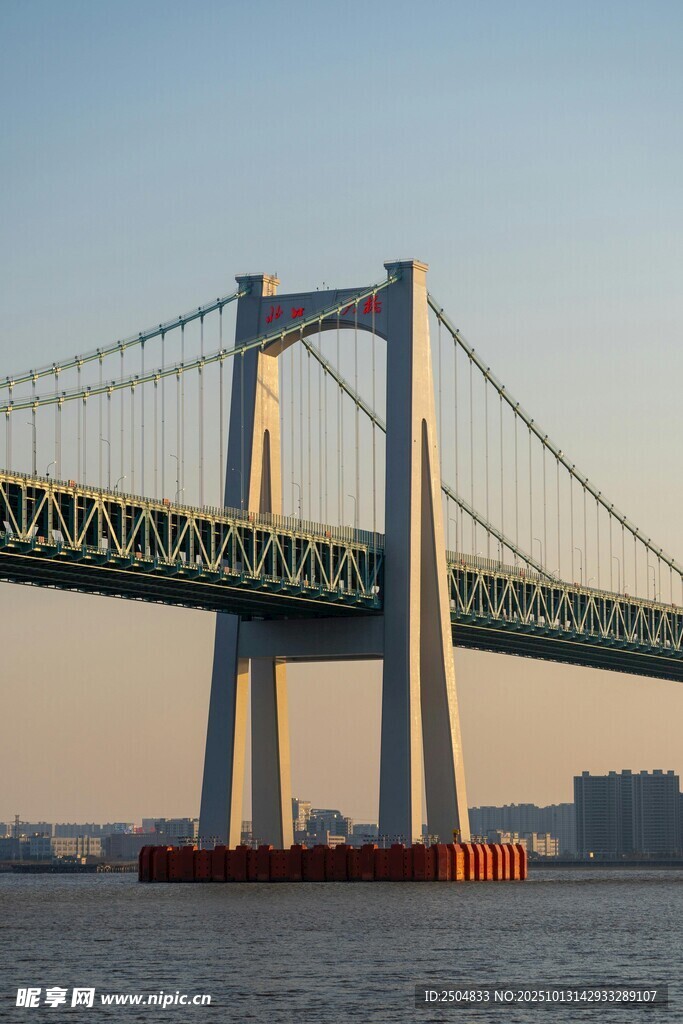 黃昏下的跨海大橋