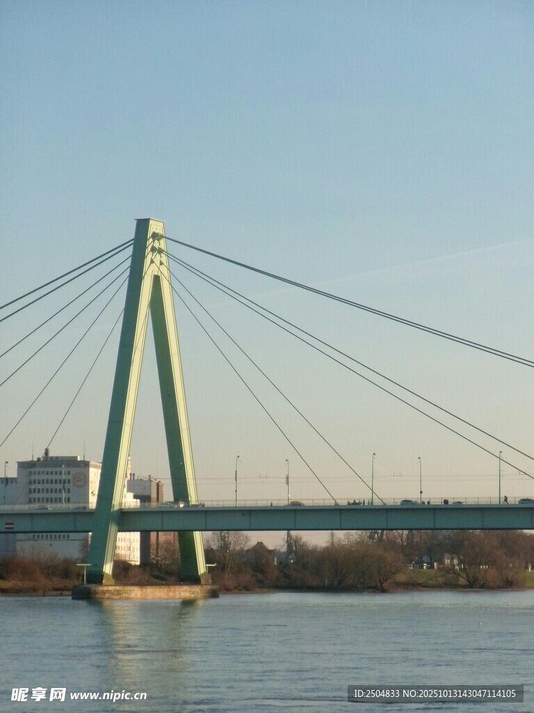 河畔斜 橋風(fēng)景