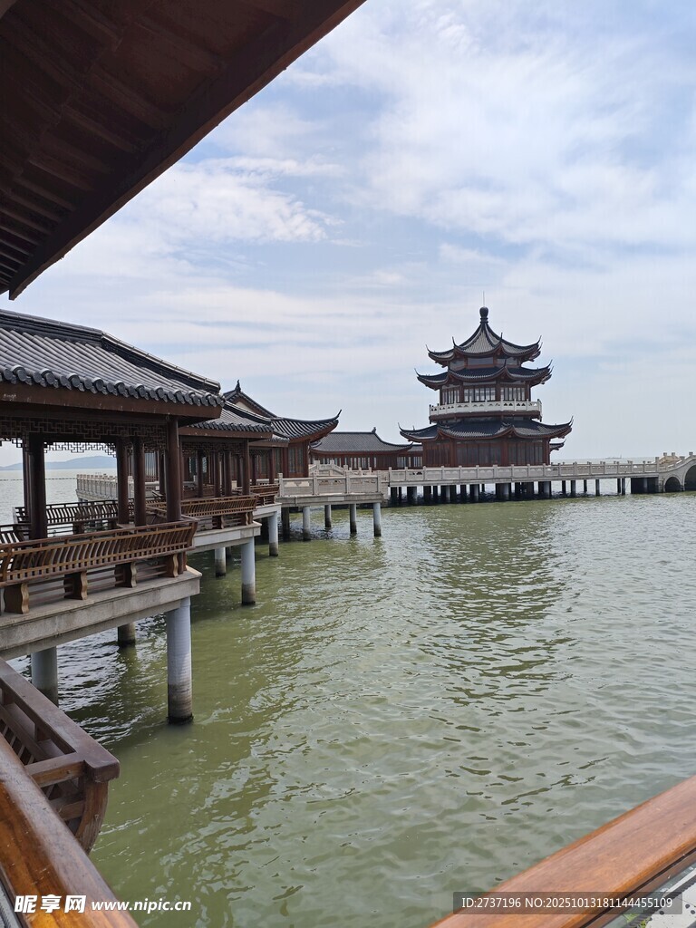 水上亭閣