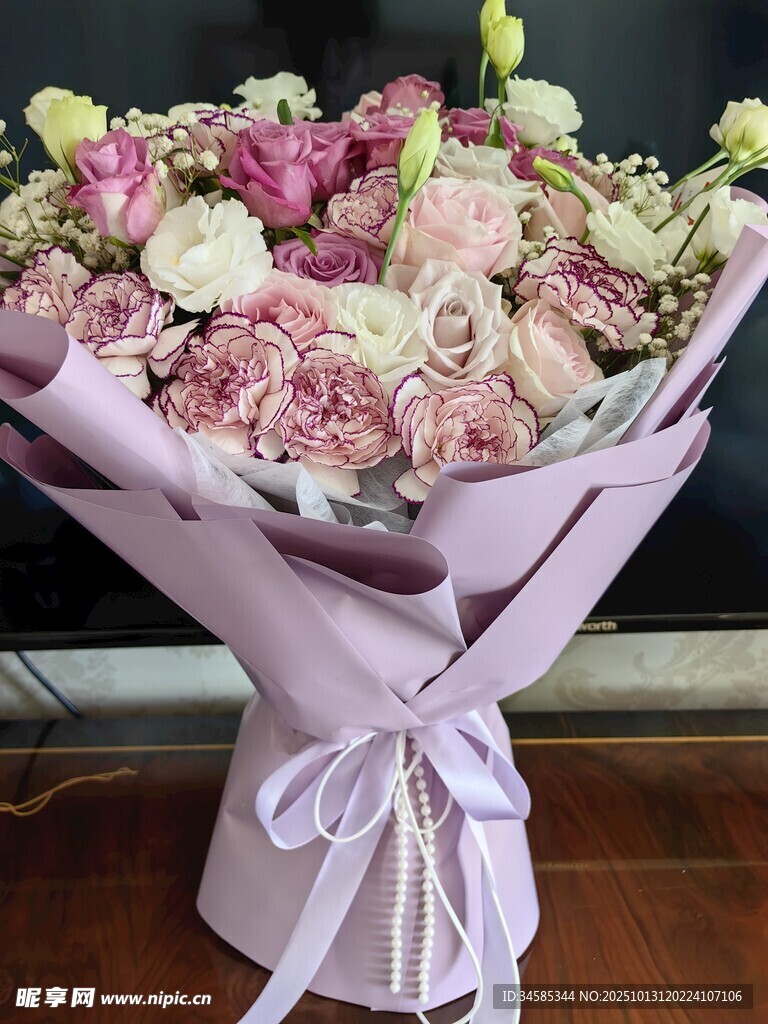 浪漫多彩鮮花花束