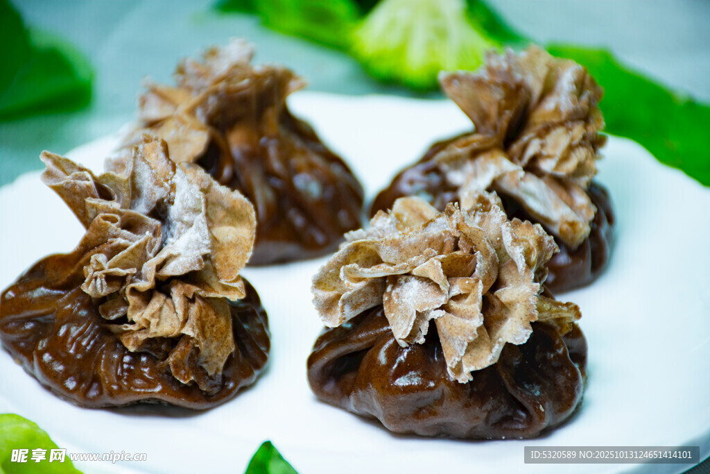 美味燒麥擺于盤中
