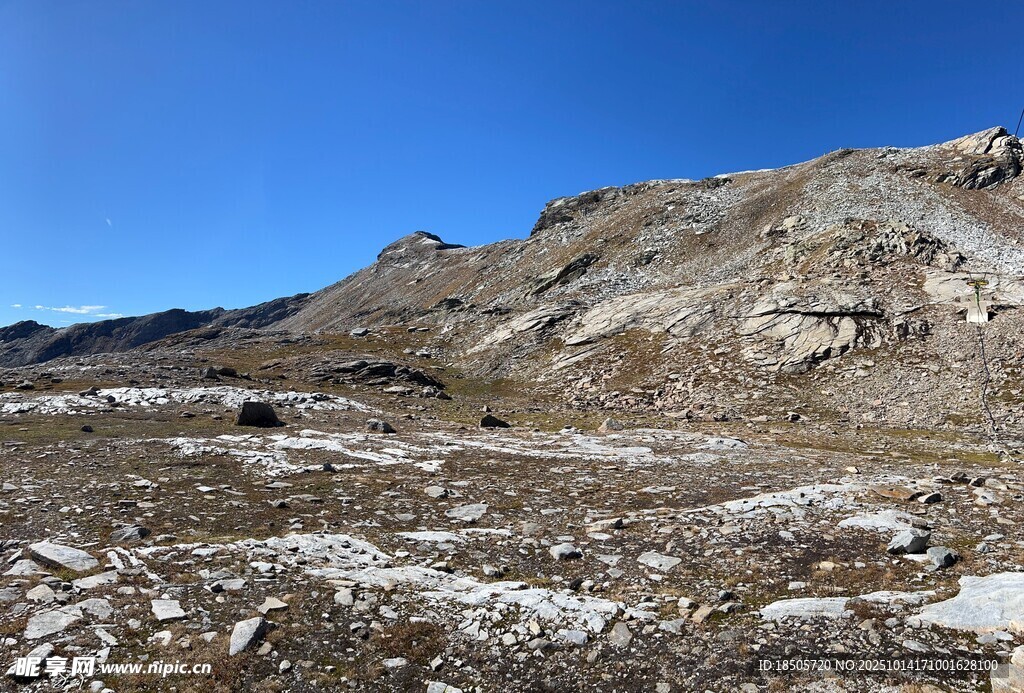 荒涼山地景觀