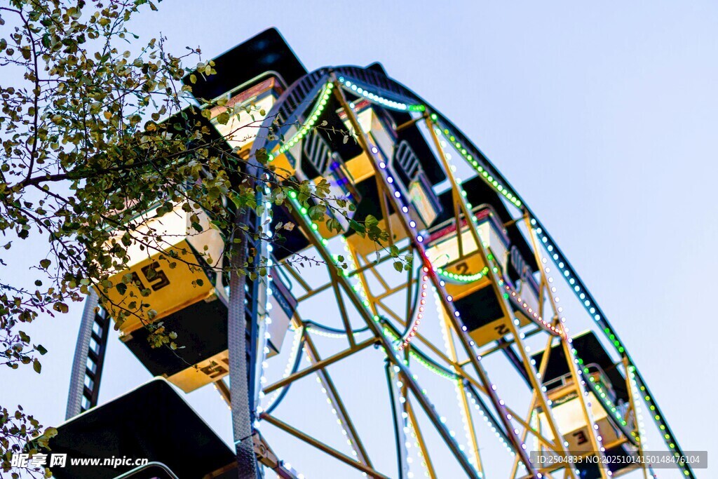 多彩摩天輪 城市浪漫風(fēng)景