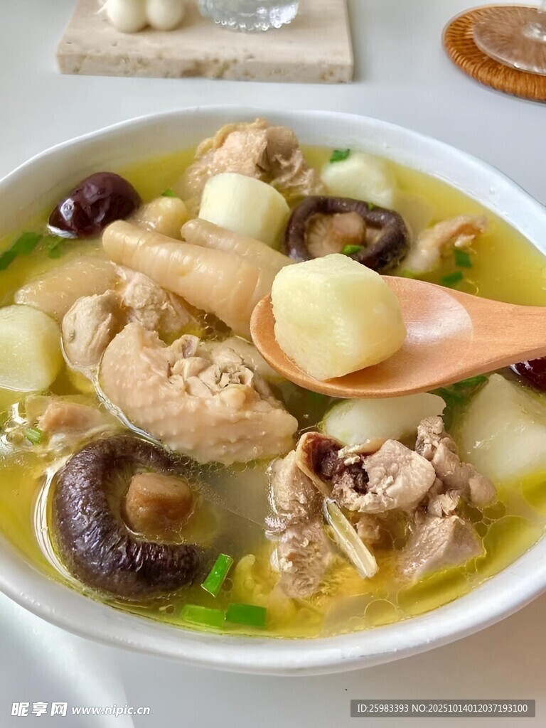 菌菇山藥雞湯