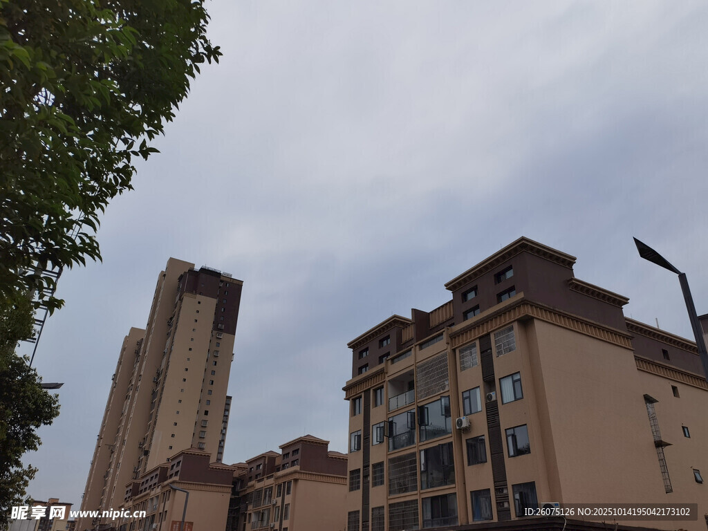 城市中的高低建筑景觀