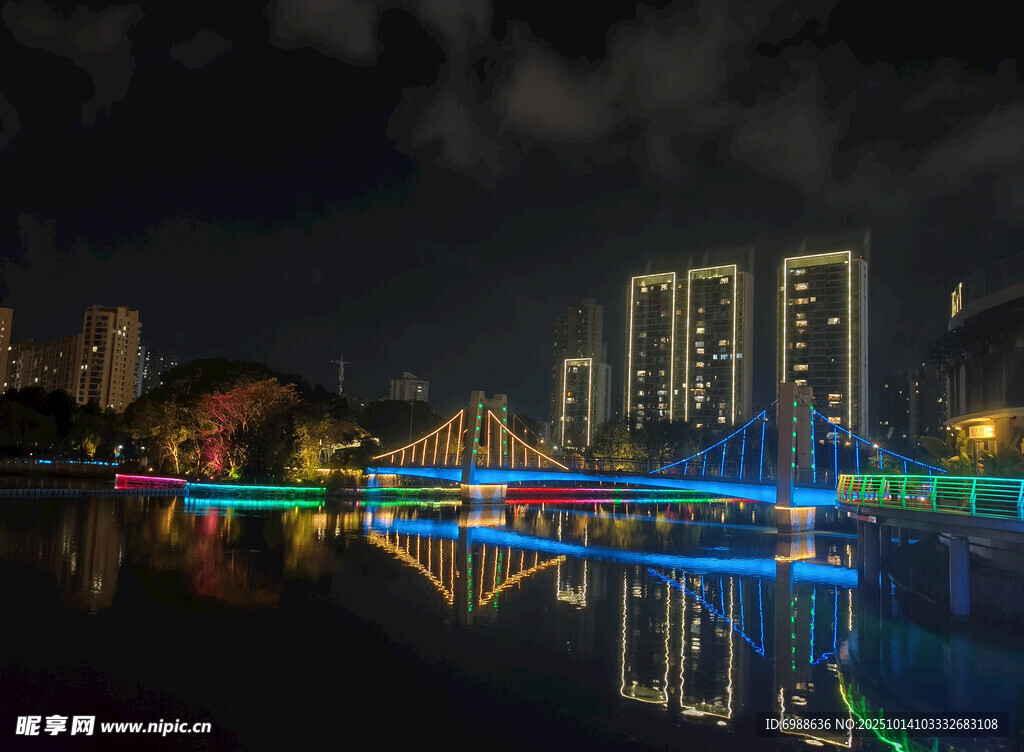 樂清中心公園夜景的璀璨河畔風(fēng)光