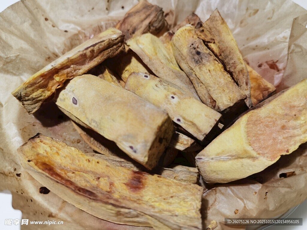 烤好的美味紅薯塊