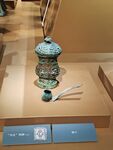青銅文物展示于展臺上