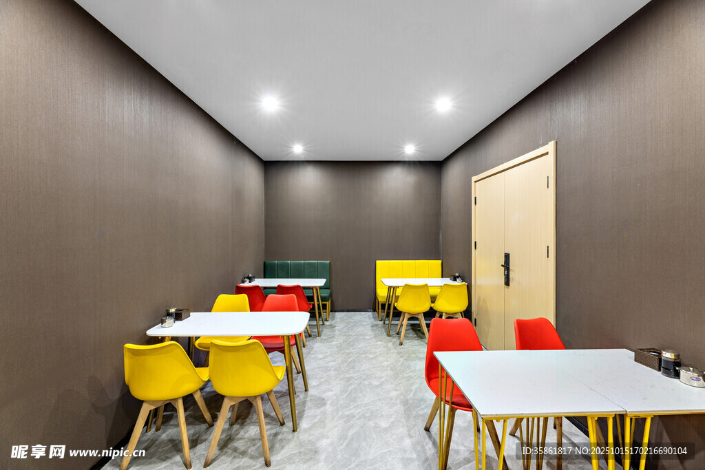 簡約時(shí)尚的室內(nèi)用餐空間