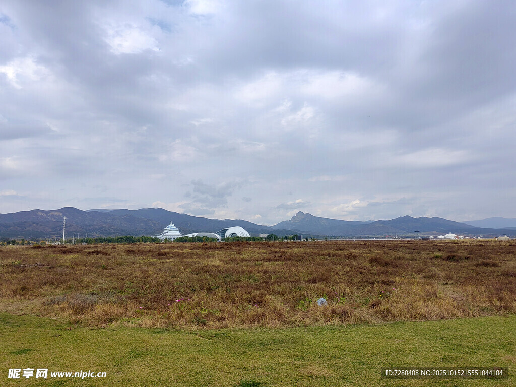 郊外開闊風(fēng)景