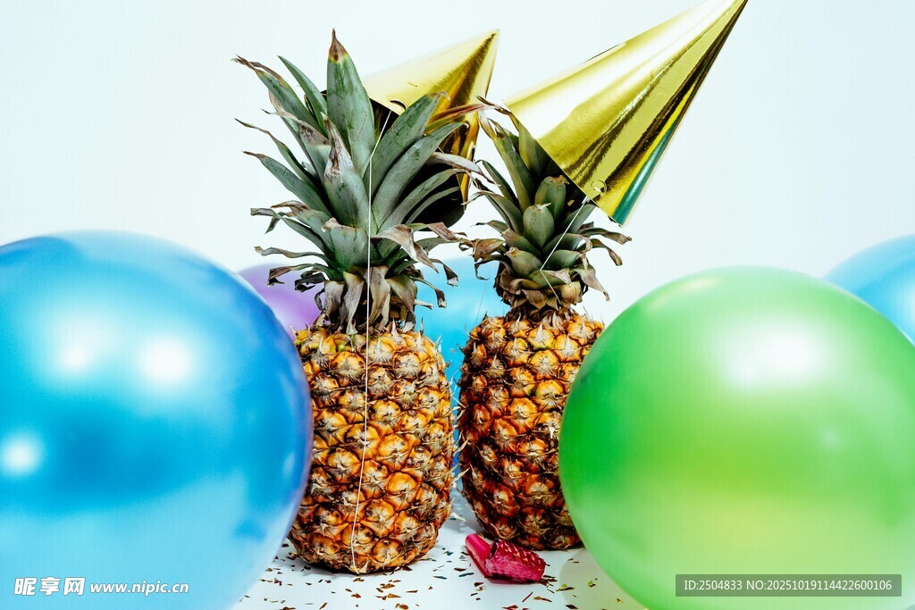 菠 派對裝飾 多彩氣球相伴