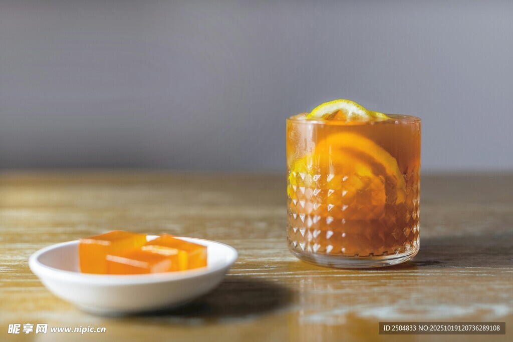 橙味飲品與果醬擺拍