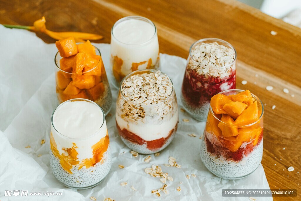 美味多樣的創(chuàng)意分層奶昔