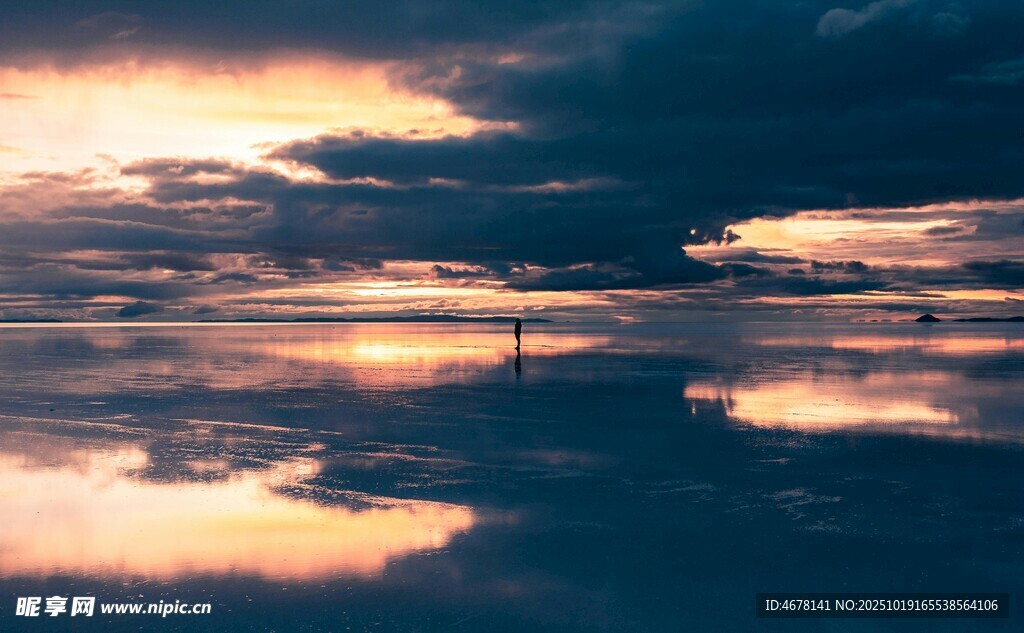 黃昏時(shí)分的絢麗天空