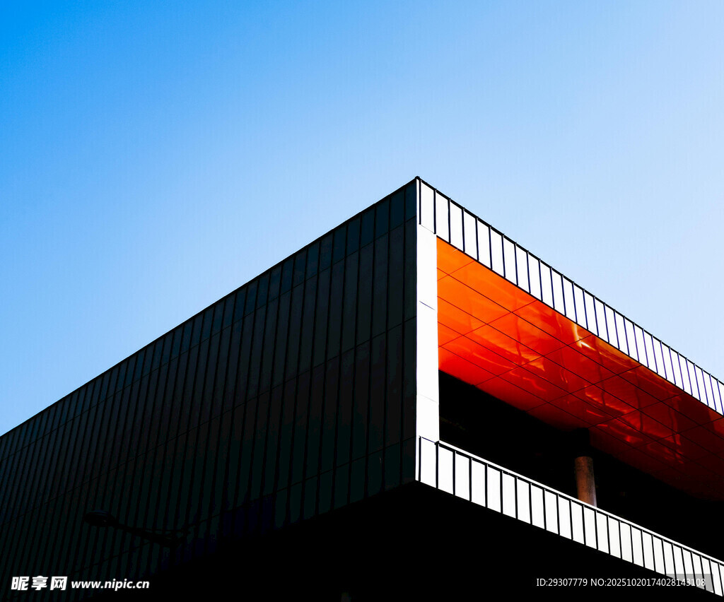 現(xiàn)代建筑獨(dú)特立面設(shè)計(jì)