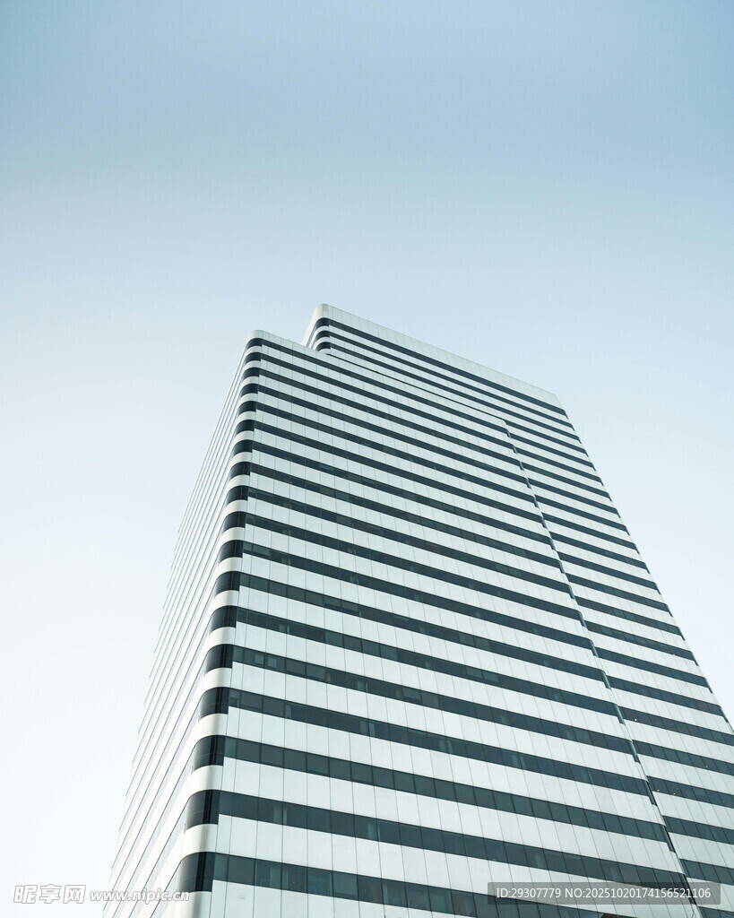 高聳摩天大樓外觀
