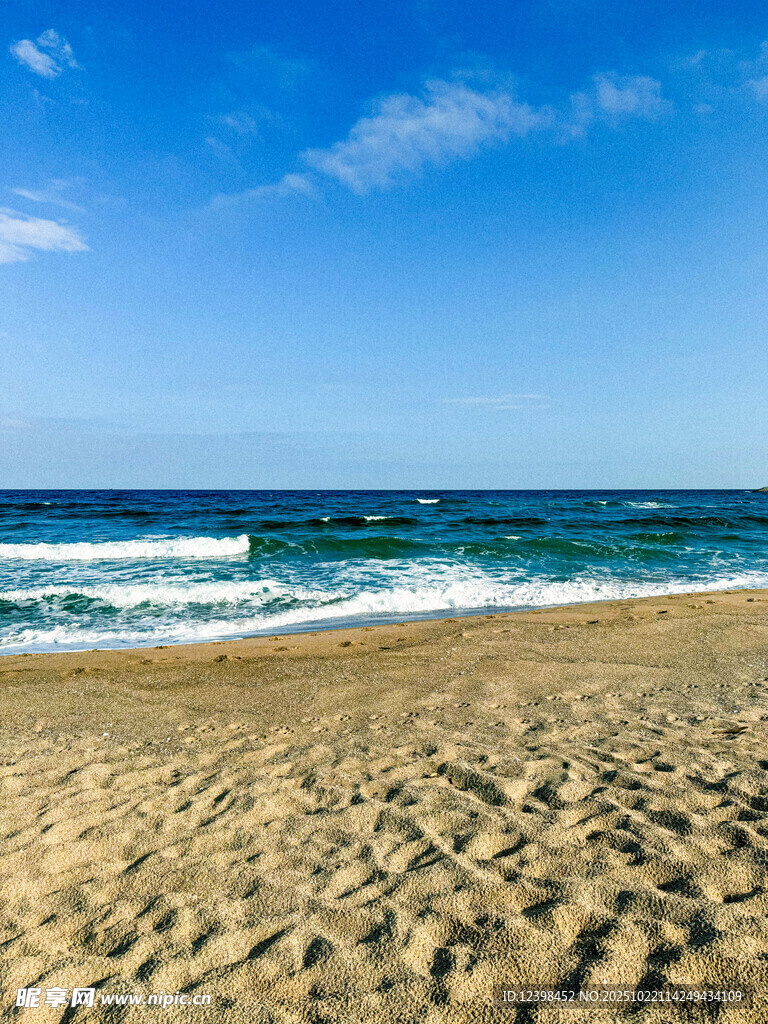 金色沙灘與蔚藍(lán)大海