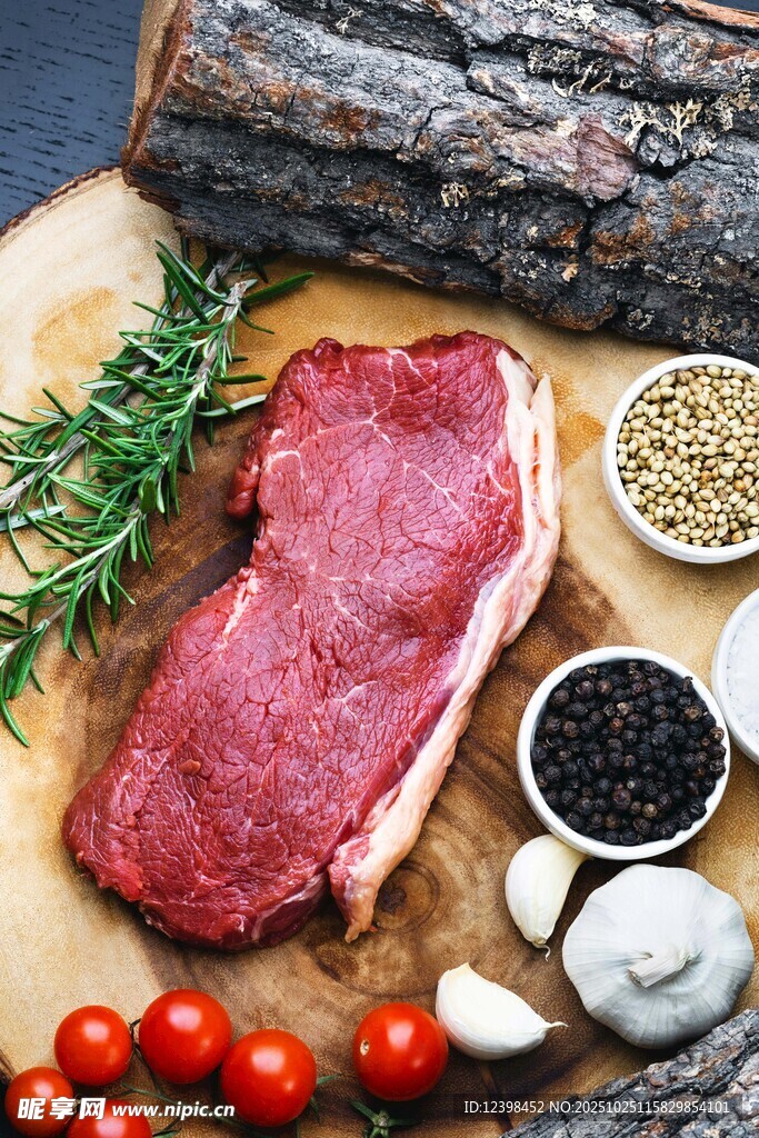 新鮮牛肉食材與調(diào)味配料