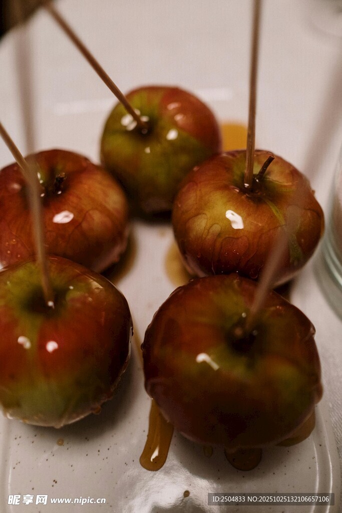 焦糖蘋果串 甜蜜誘人美味