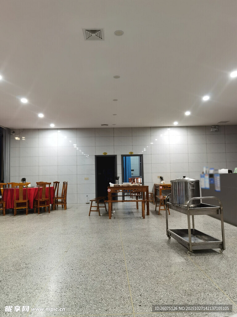 寬敞明亮的室內(nèi)休閑空間