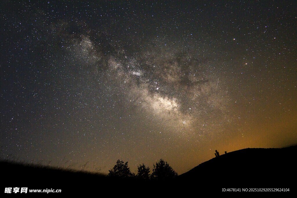 夜空下的璀璨星河