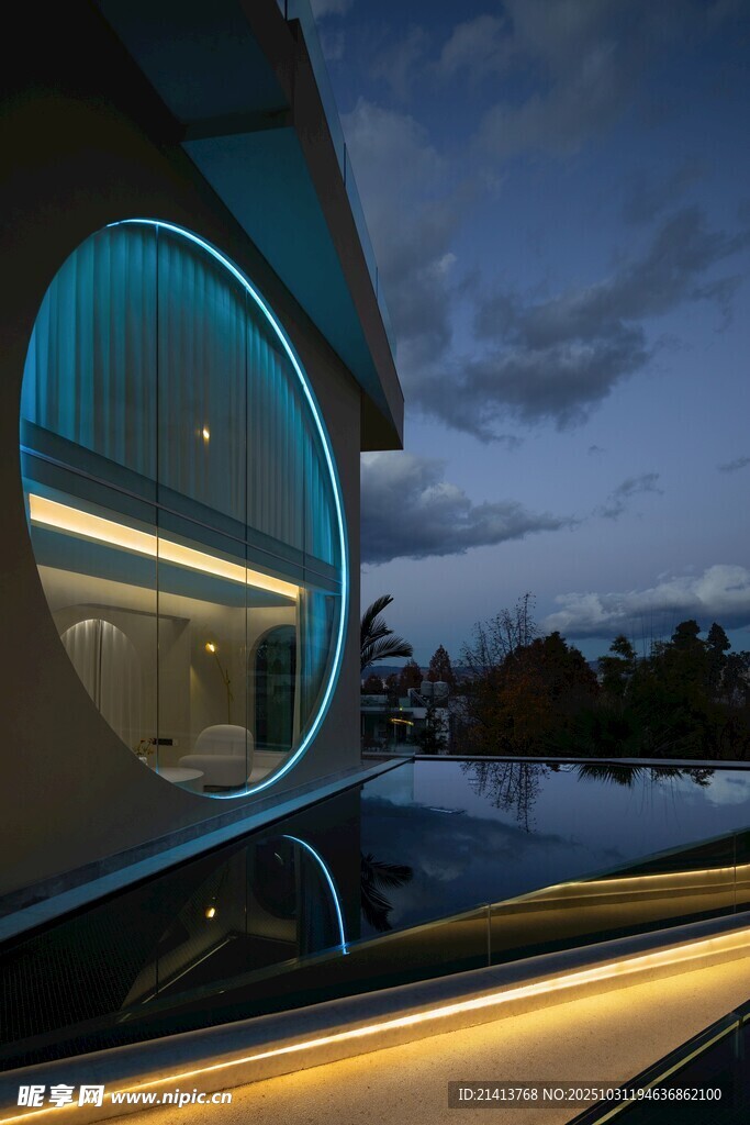 現(xiàn)代建筑夜景獨特外觀