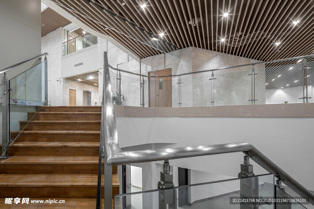 現(xiàn)代簡(jiǎn)約風(fēng)室內(nèi)樓梯設(shè)計(jì)