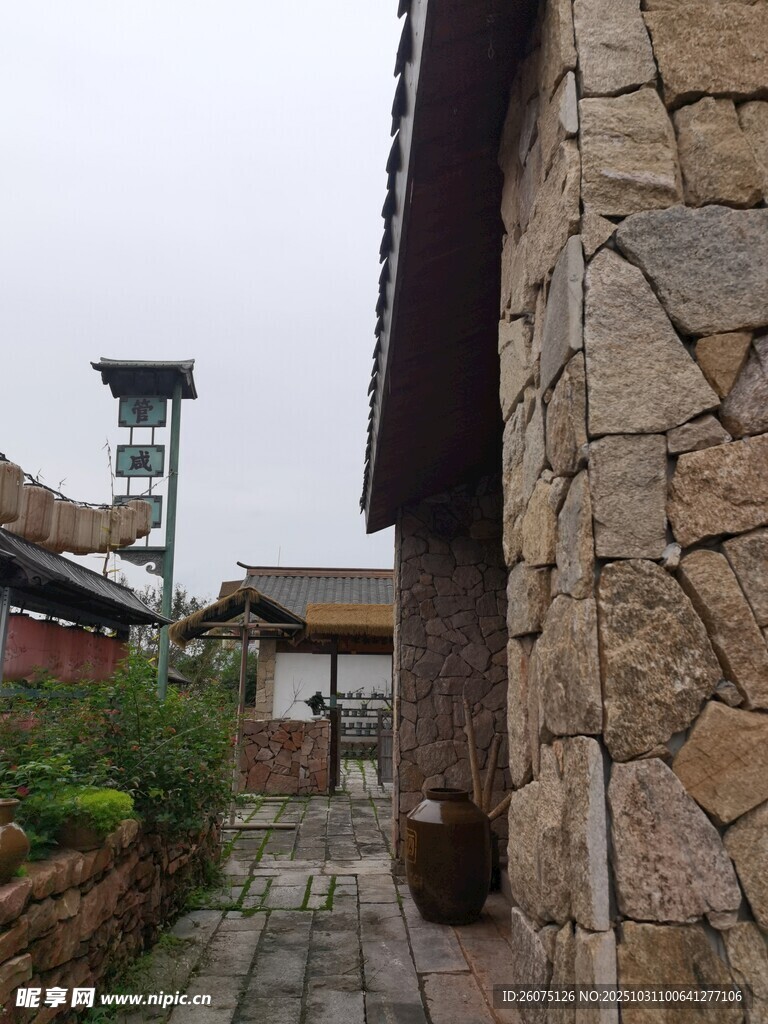 古巷石屋邂逅中式風(fēng)情