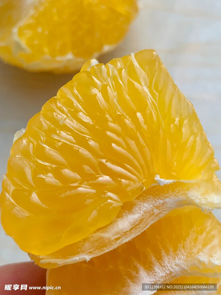 新鮮多汁的橘子果肉