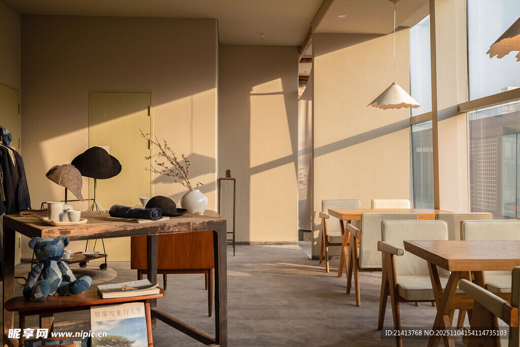 溫馨明亮的室內(nèi)休閑空間