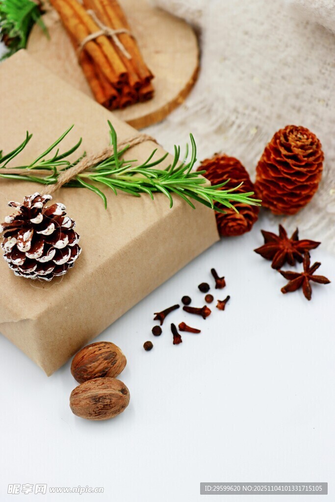節(jié)日禮品與香料裝飾擺件