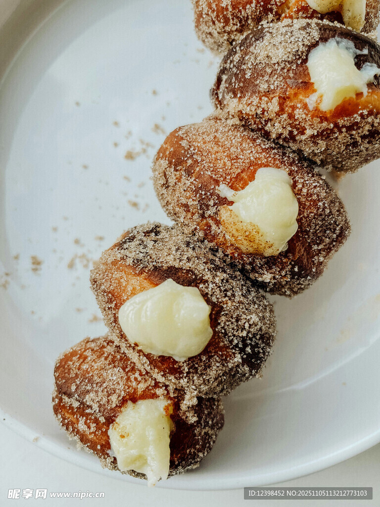 美味堅(jiān)果夾心糕點(diǎn)