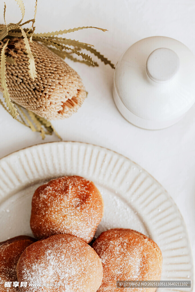 美味松餅與裝飾擺件