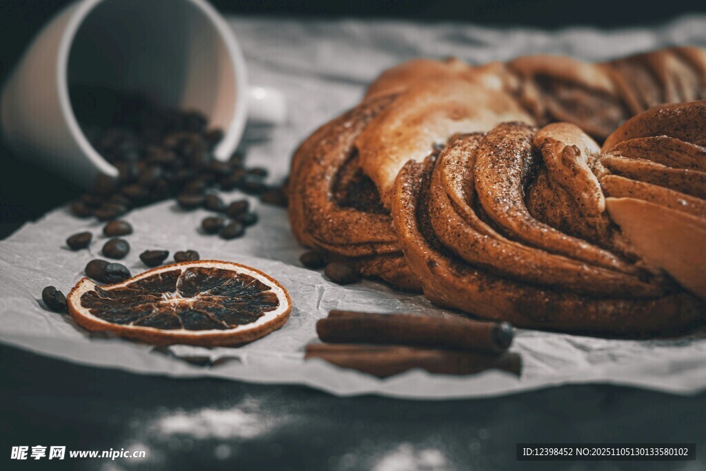 美味烘焙點(diǎn)心與香料組合