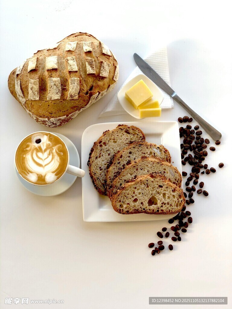 美味面包與咖啡的愜意組合