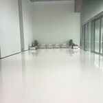 空曠潔凈的室內(nèi)空間