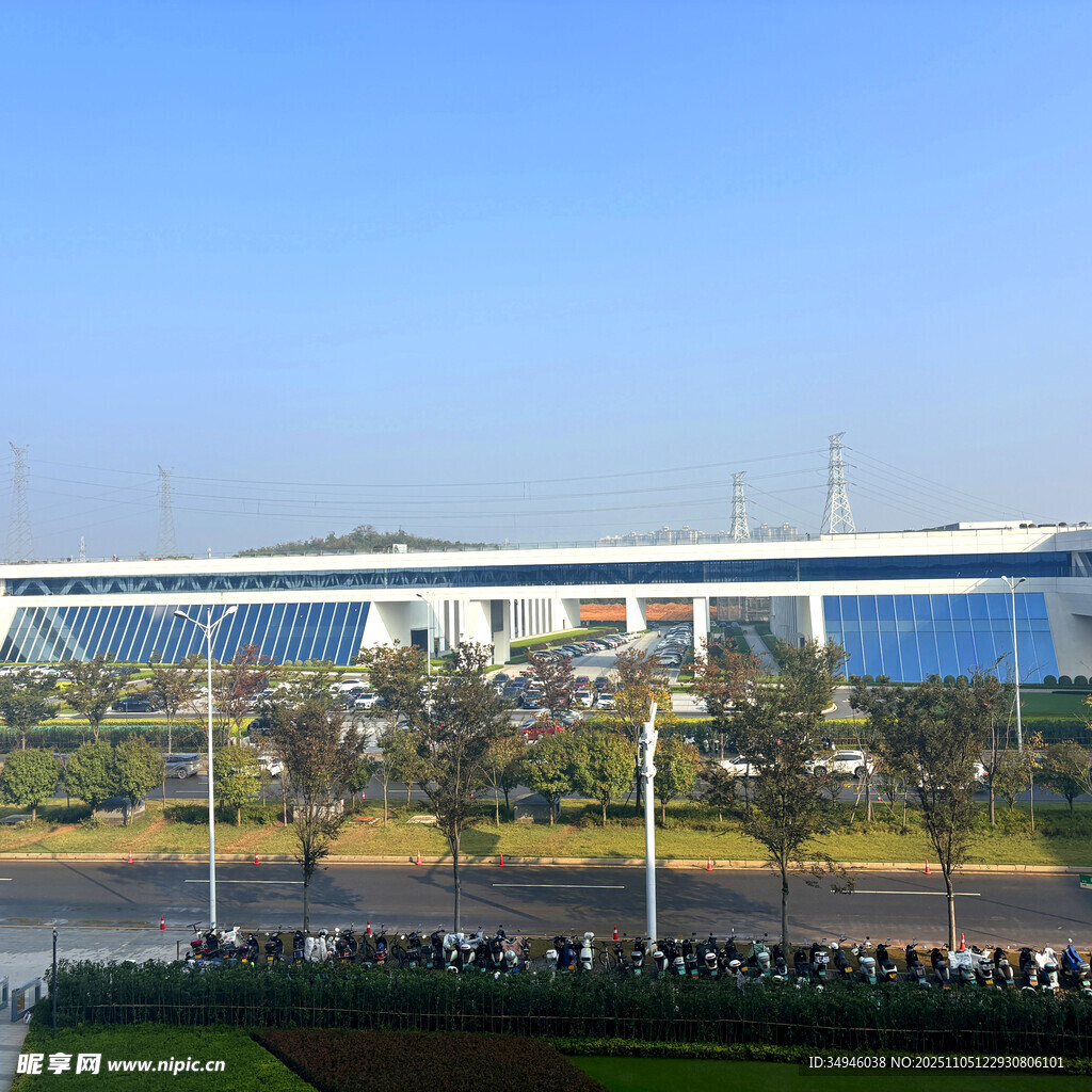 現(xiàn)代化工廠外觀景觀