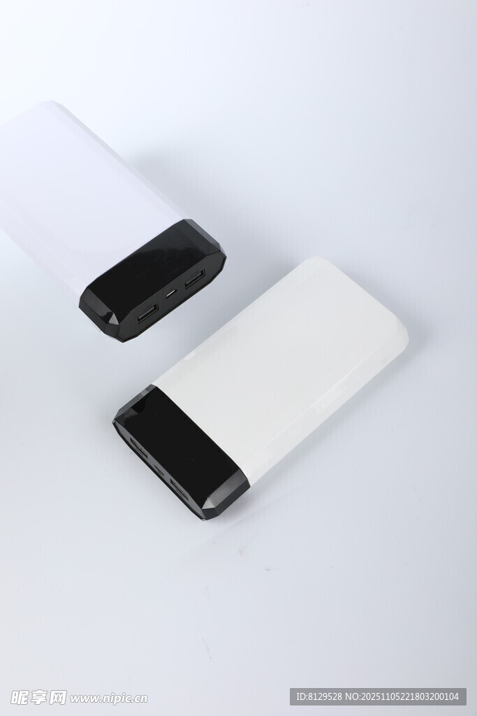 簡約充電寶外觀展示