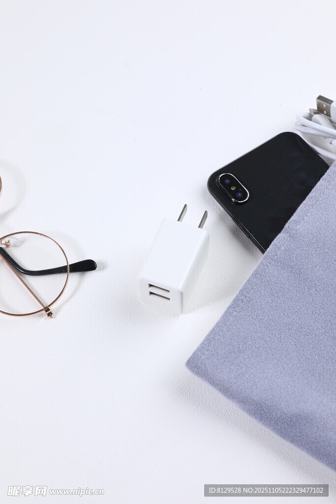 簡(jiǎn)約風(fēng)日常隨身物品展示