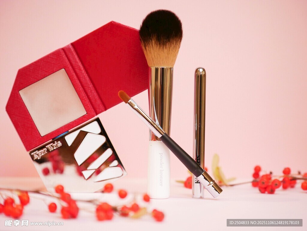 精致美妝用品擺放展示