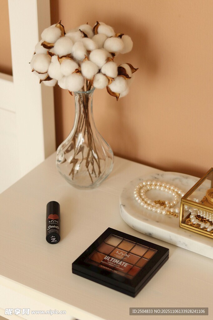 精致桌面美妝與裝飾擺件