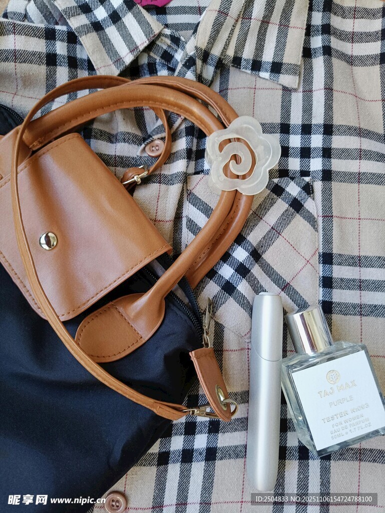 時(shí)尚配飾擺拍展示