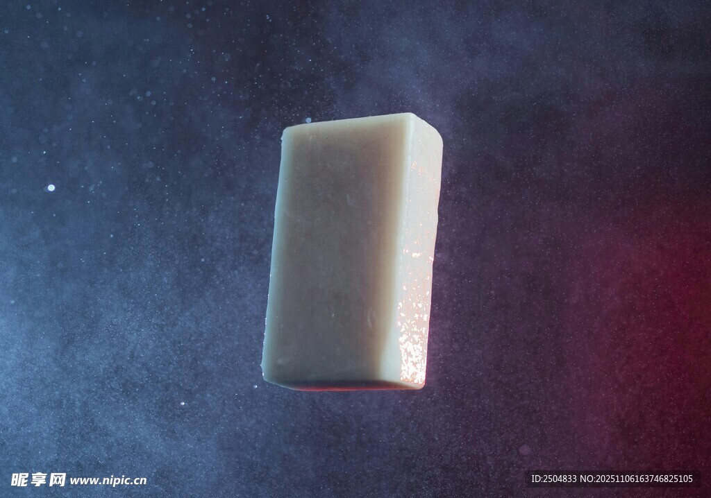 白色柱狀物體特寫