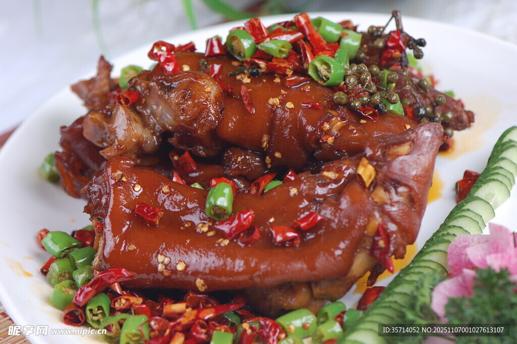 香辣誘人的美味紅燒排骨