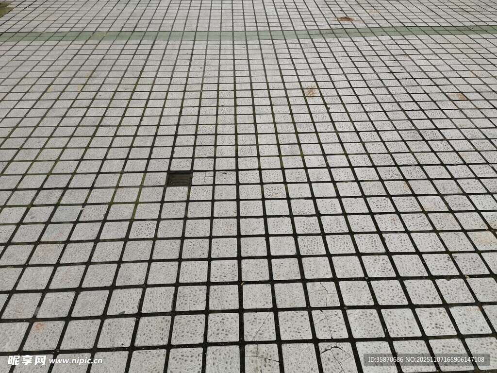 黑白網(wǎng)格地面特寫