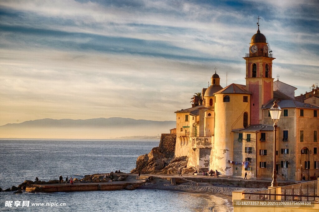 海邊古老小鎮(zhèn)的美麗景致