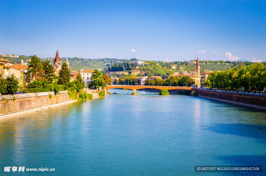 河畔城市風(fēng)光美景